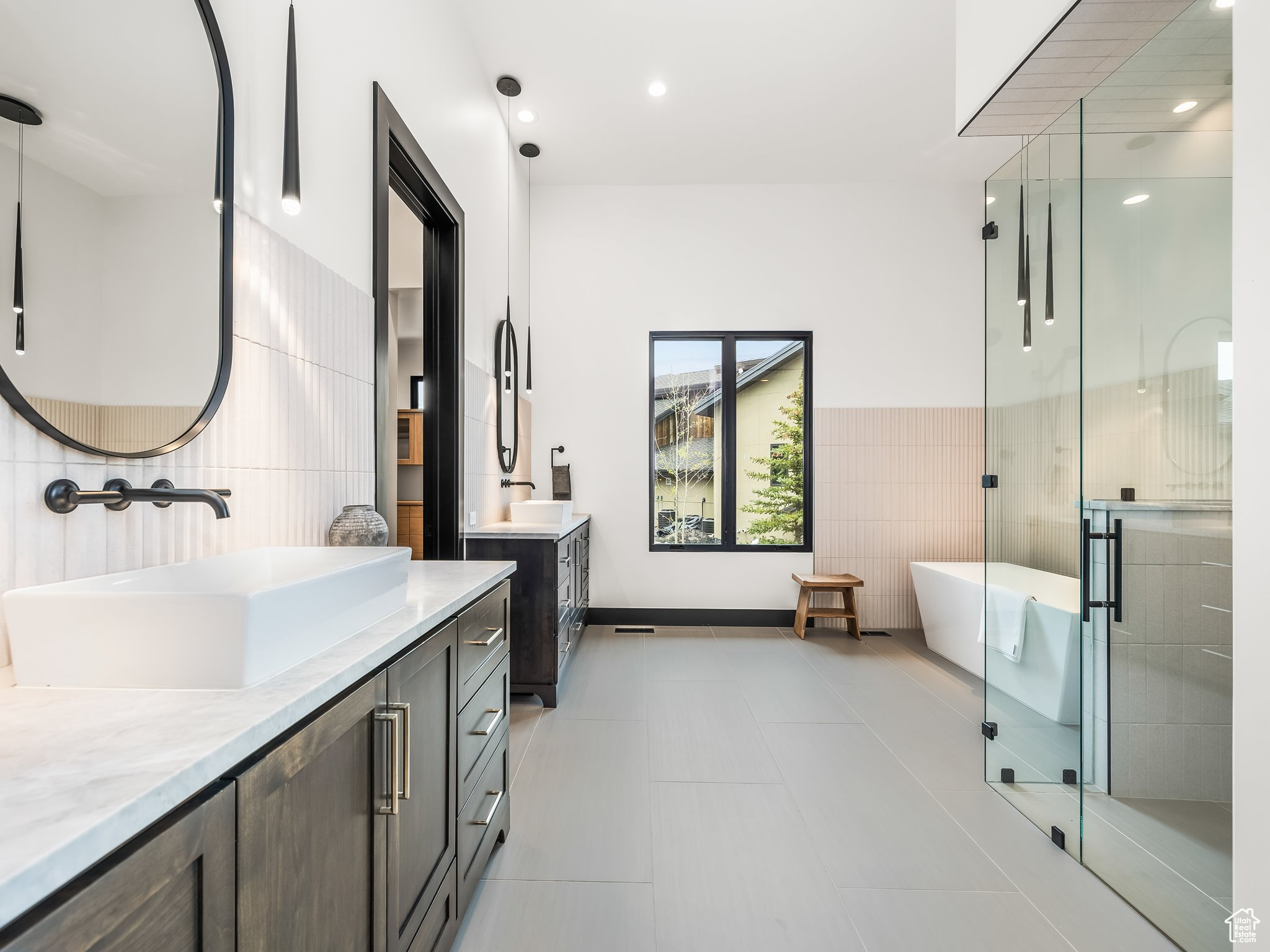 SUMMIT CREEK - Residential