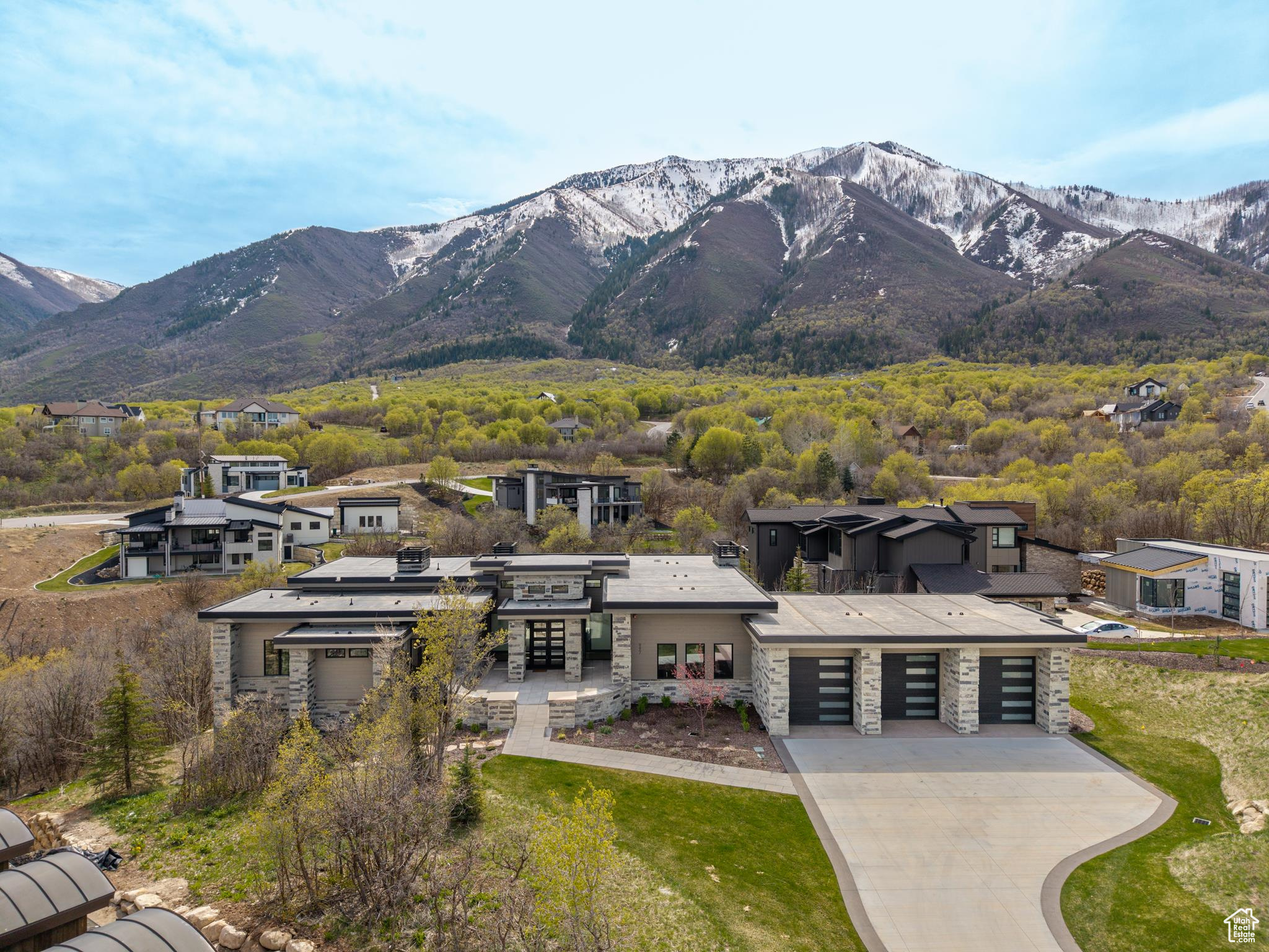 SUMMIT CREEK - Residential