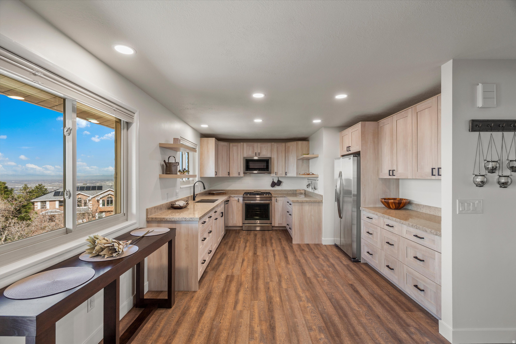 BEUS HILLS - Residential