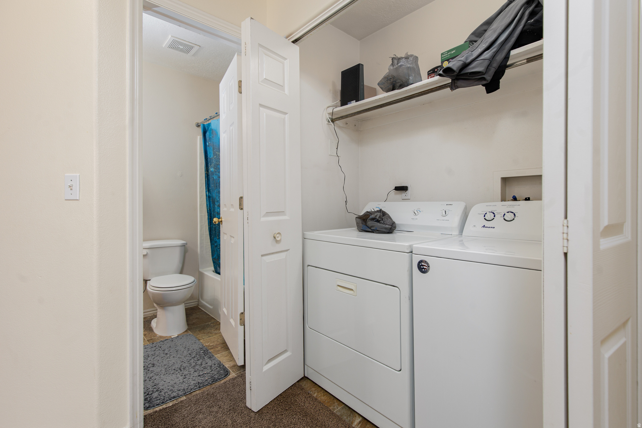 TWIN PALMS - Residential Income