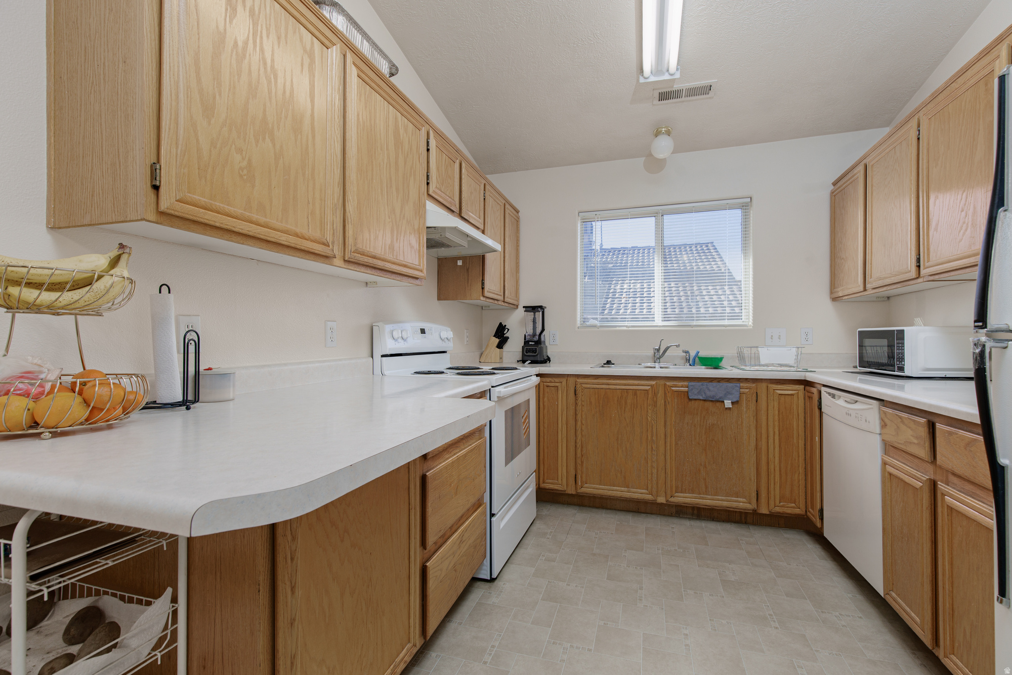 TWIN PALMS - Residential Income