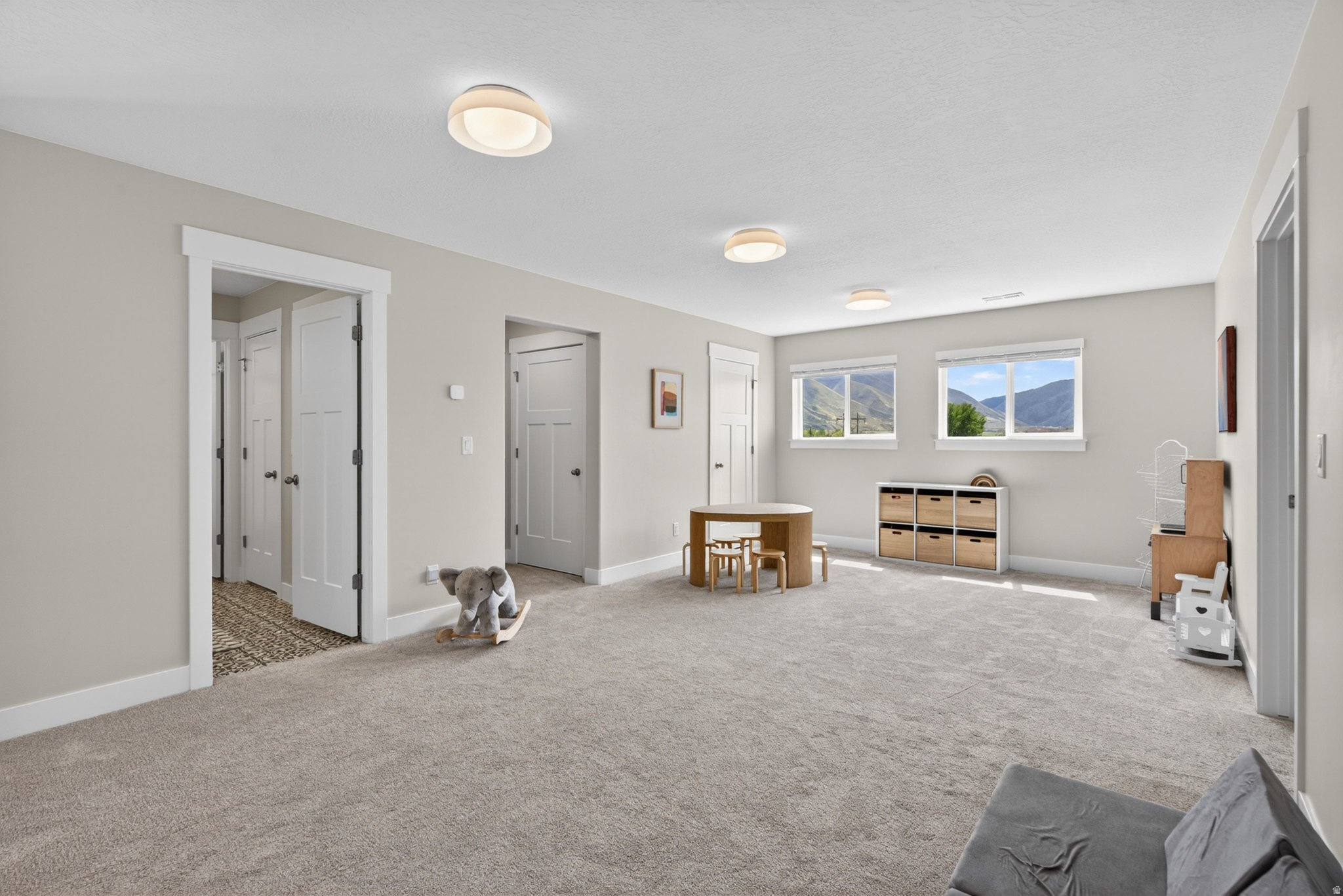 WHITING FARMS - Residential