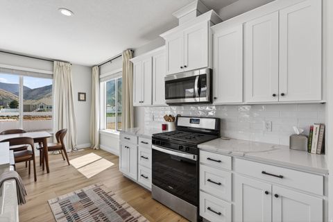 Tiny photo for 354 N 800 W, Mapleton, UT 84664 (MLS # 2152242)