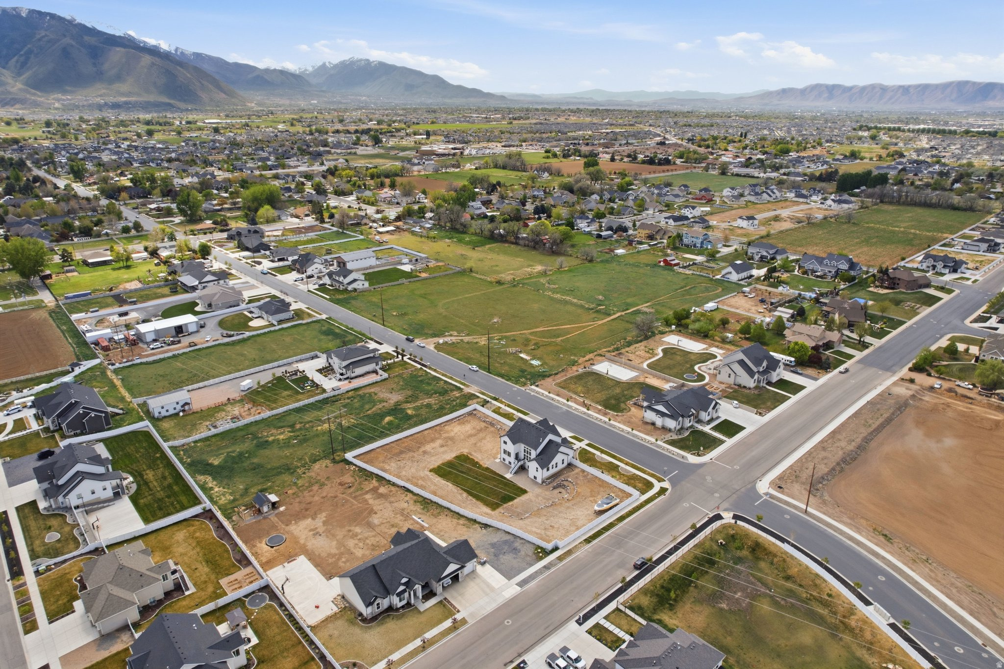 WHITING FARMS - Residential