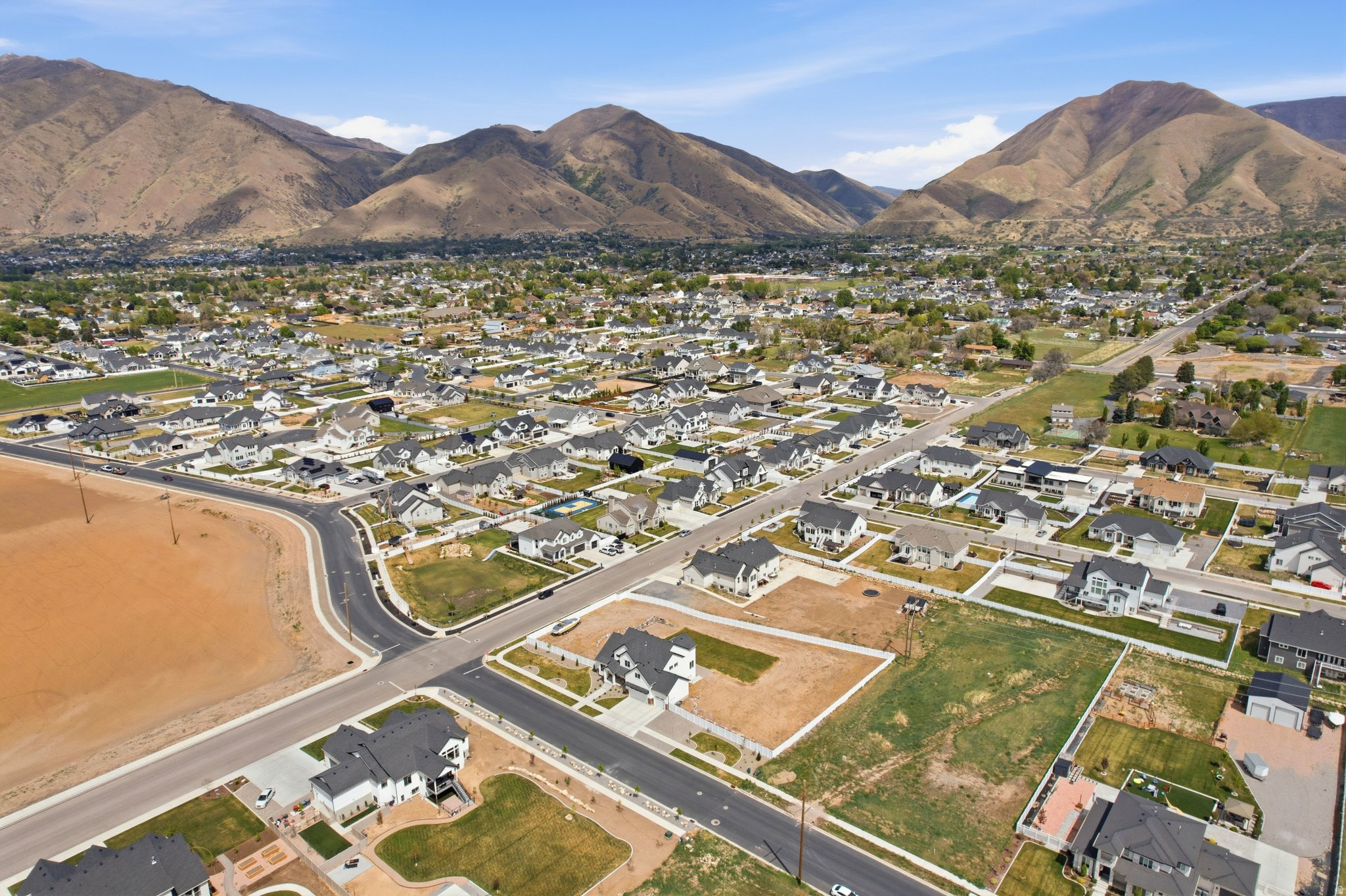 WHITING FARMS - Residential