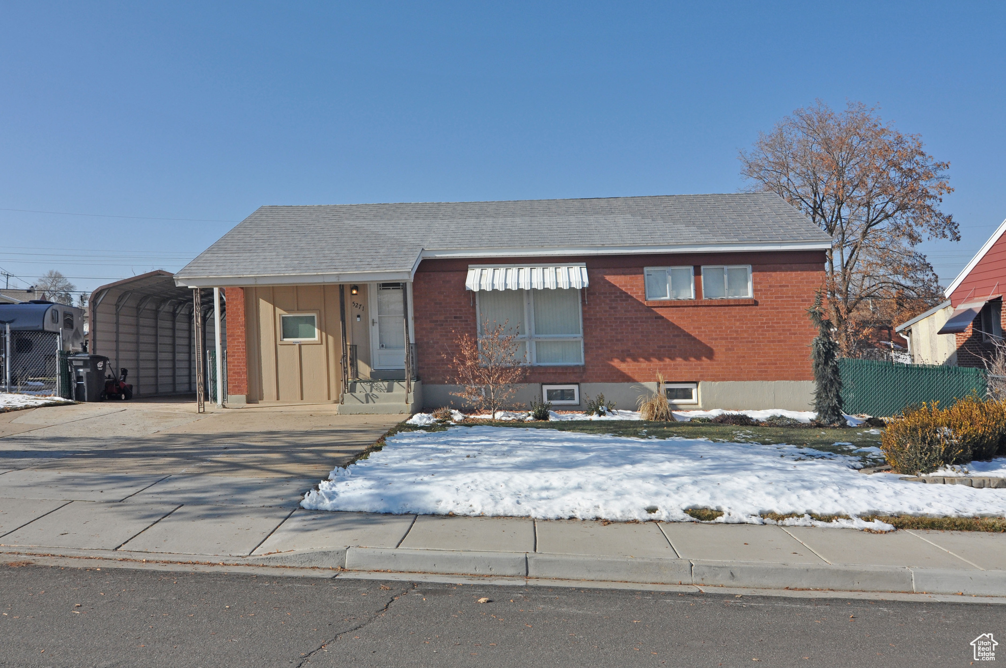 Professionally updated, move in ready all brick rambler. This home has beautiful hardwood floors, large open kitchen with granite countertops and upgraded appliances.  This has a fully fenced yard with all new landscaping and auto sprinklers. Come and see this home today.