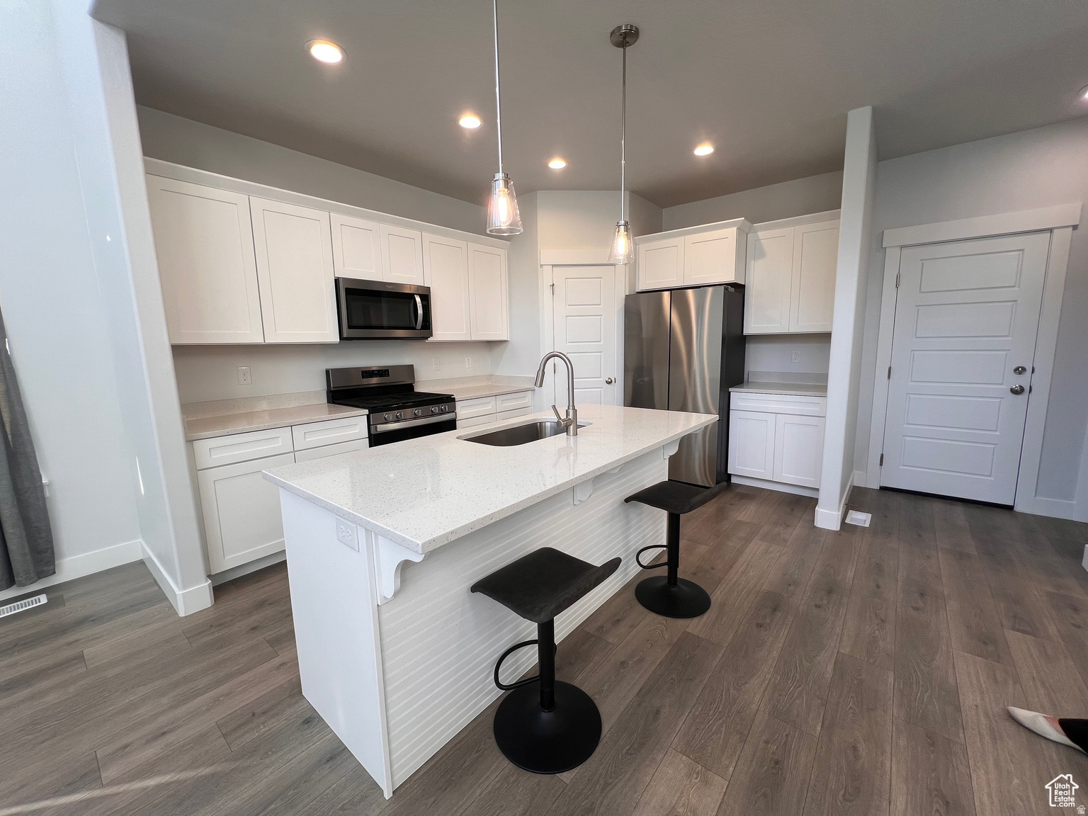 WILLOW POINT - Residential