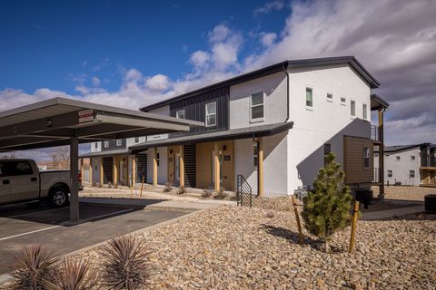 Townhouse For Sale - 2946 E Desert Sol Ct<br/> Moab, UT 84532