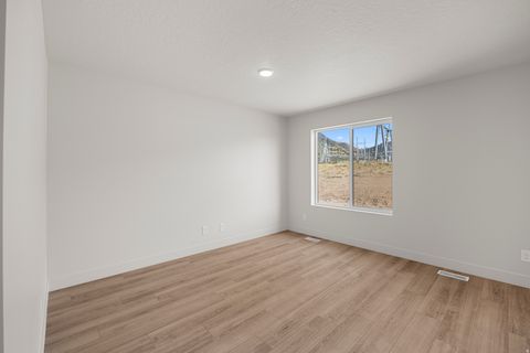 Tiny photo for 4005 S WALNUT BARK LN #416, Mapleton, UT 84664 (MLS # 2137552)