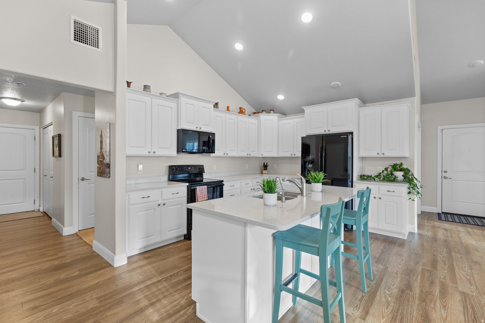 VILLAS PIONEER CROSSING - Residential