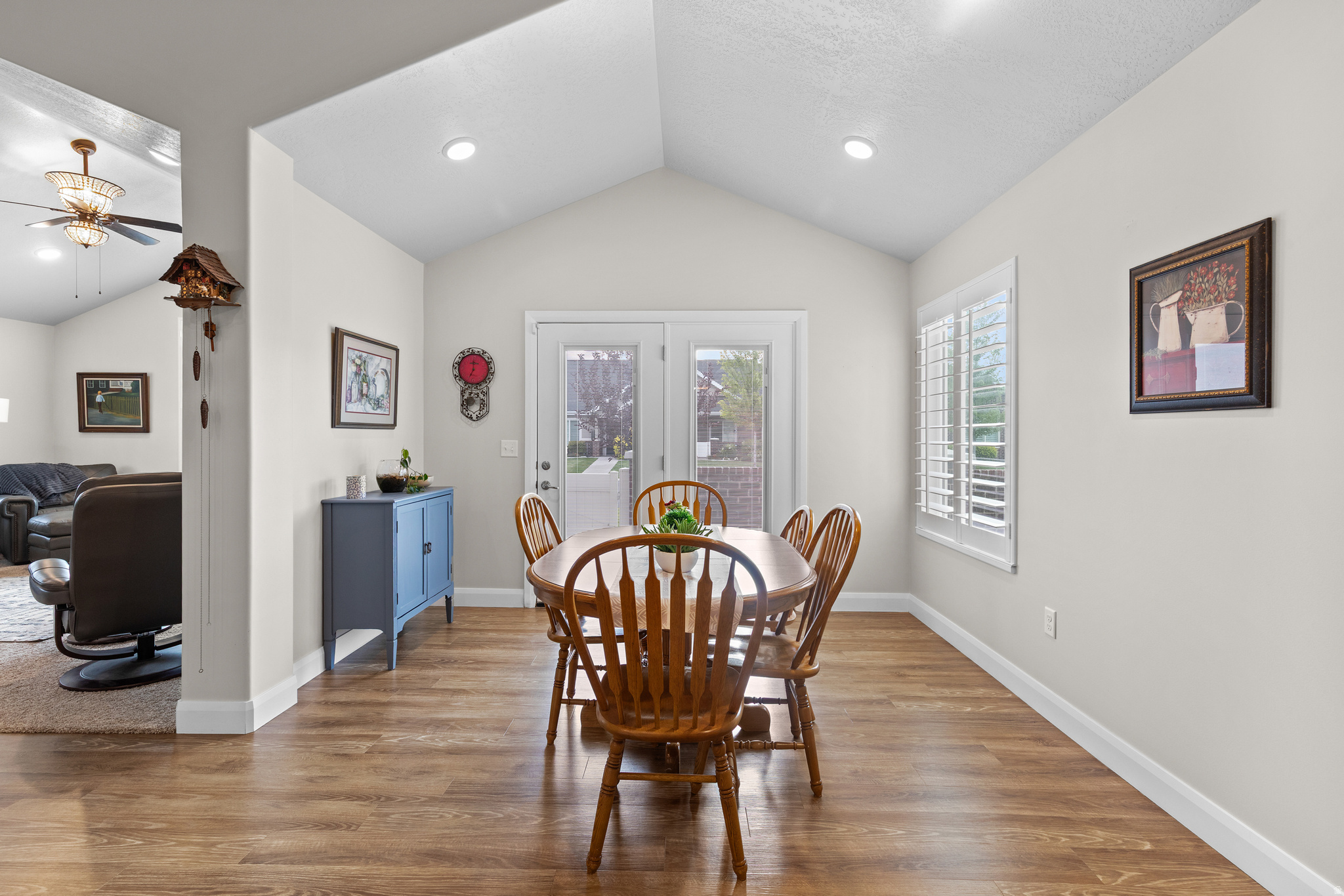 VILLAS PIONEER CROSSING - Residential