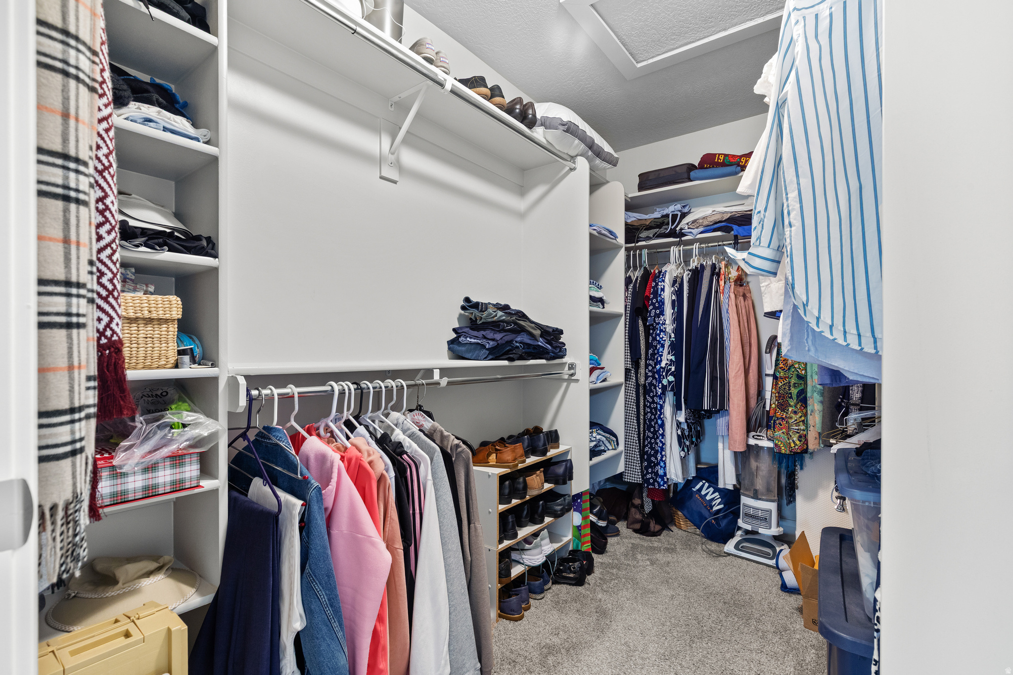 VILLAS PIONEER CROSSING - Residential