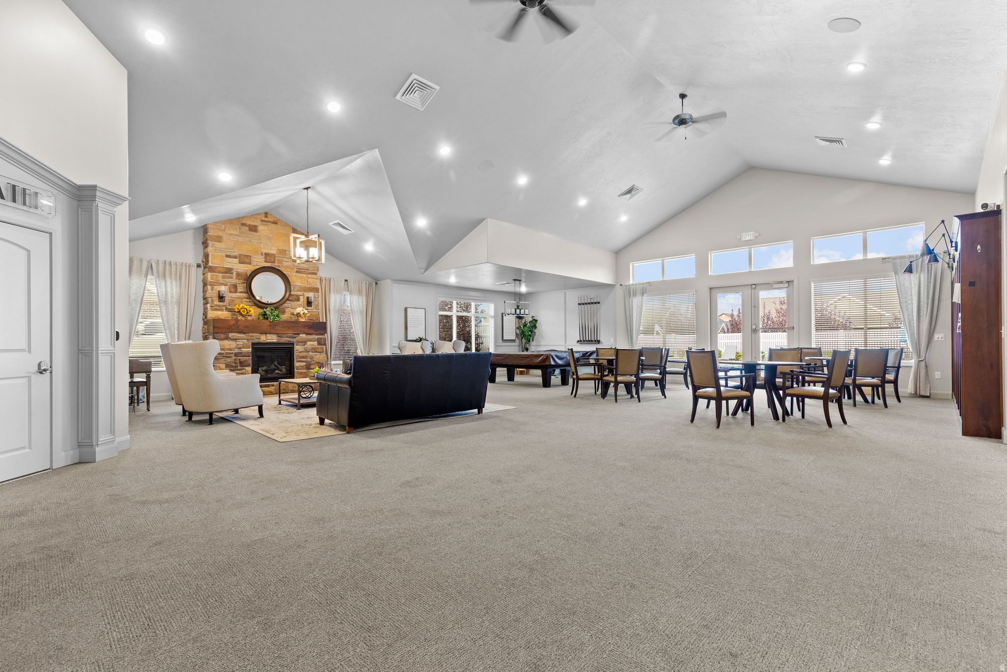 VILLAS PIONEER CROSSING - Residential