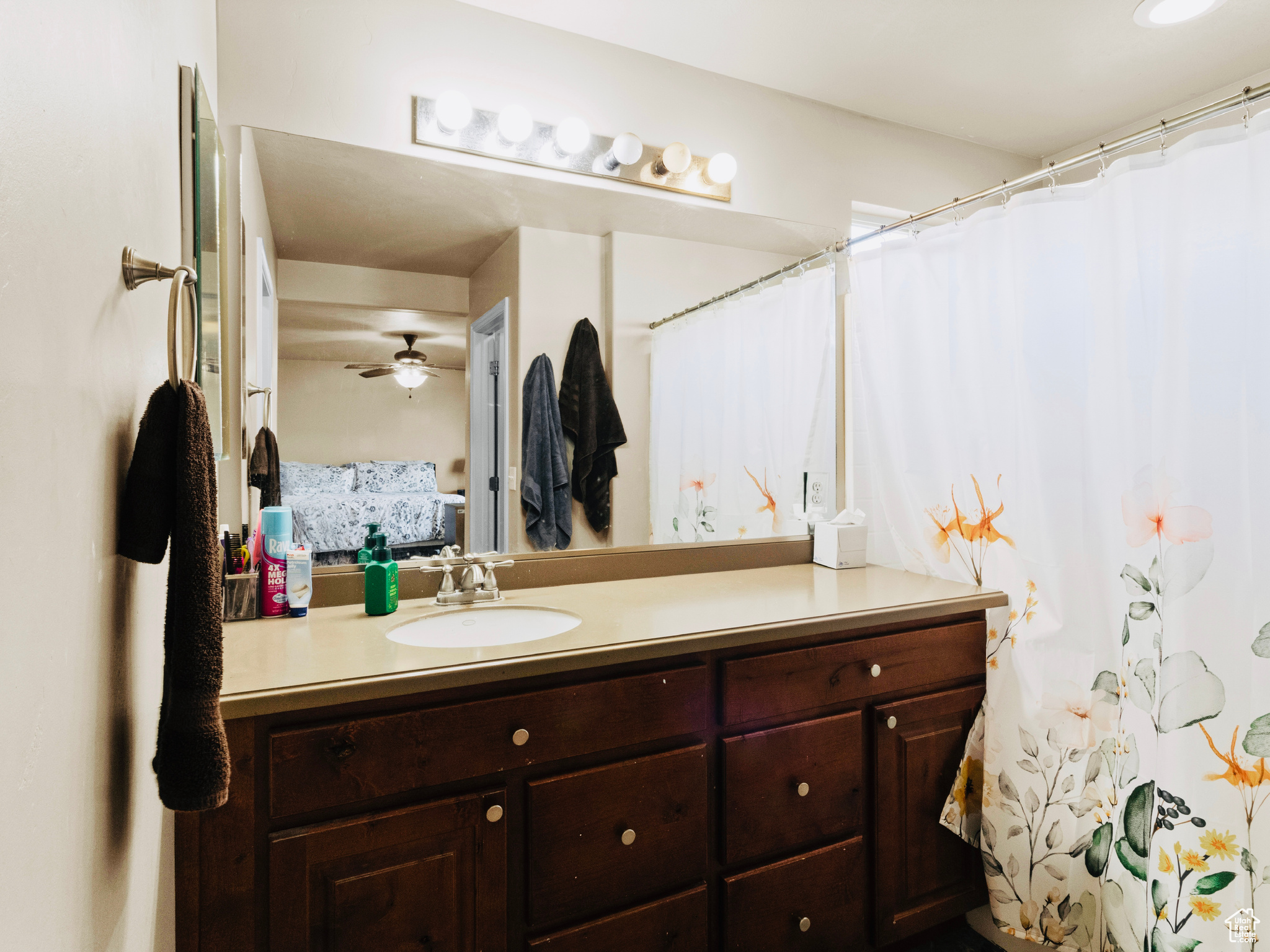 MAPLE HOLLOW - Residential