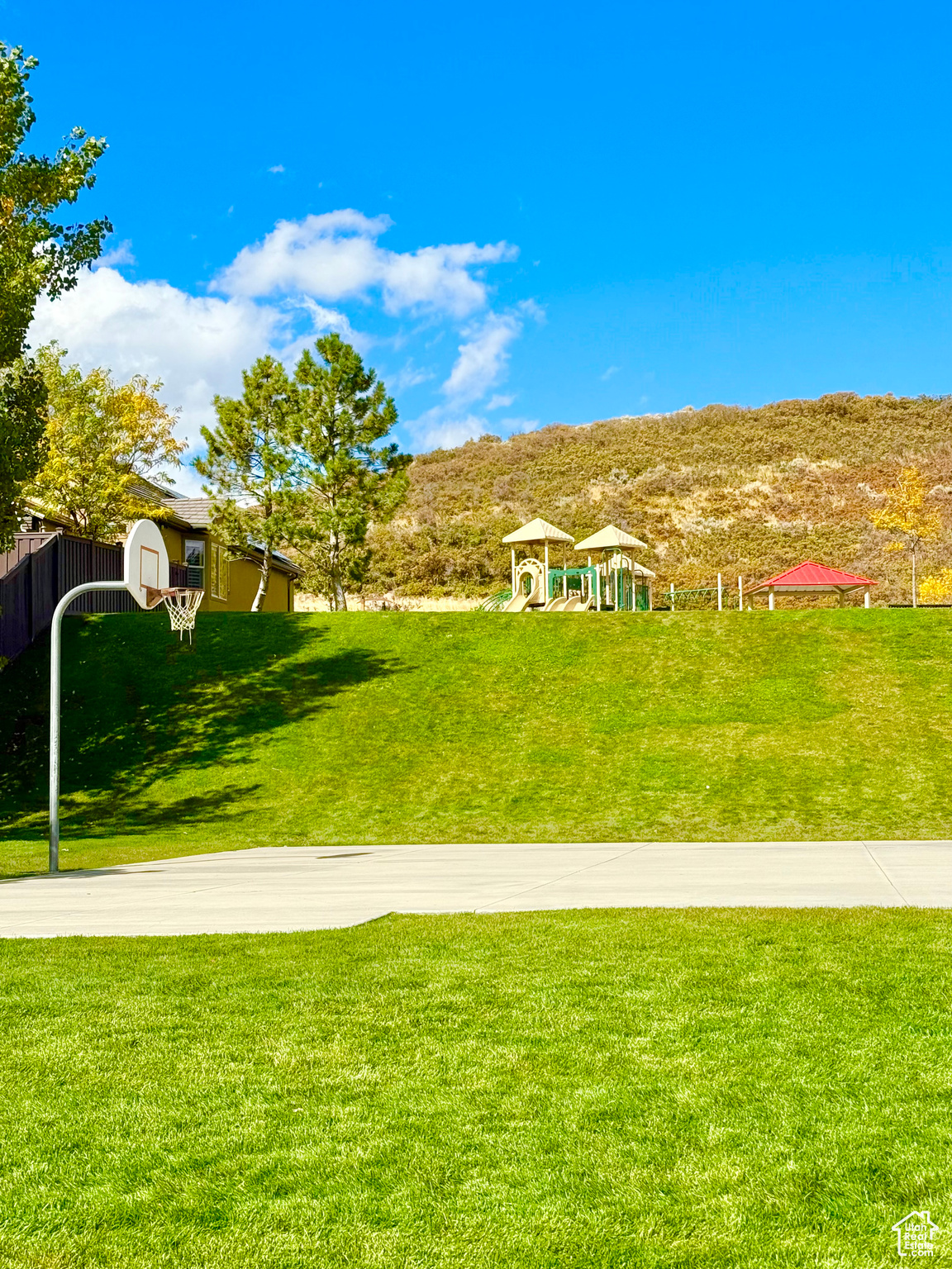 MAPLE HOLLOW - Residential