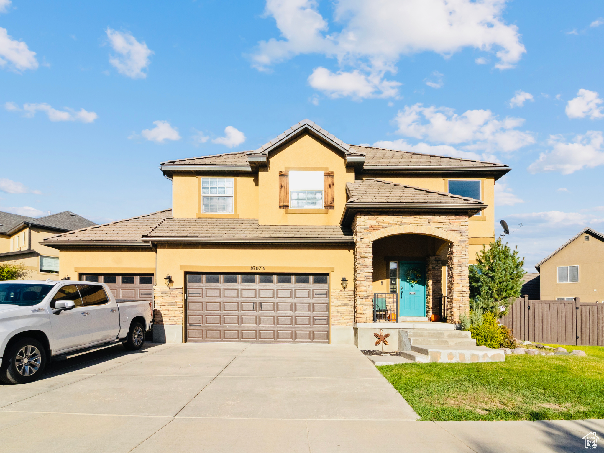 MAPLE HOLLOW - Residential