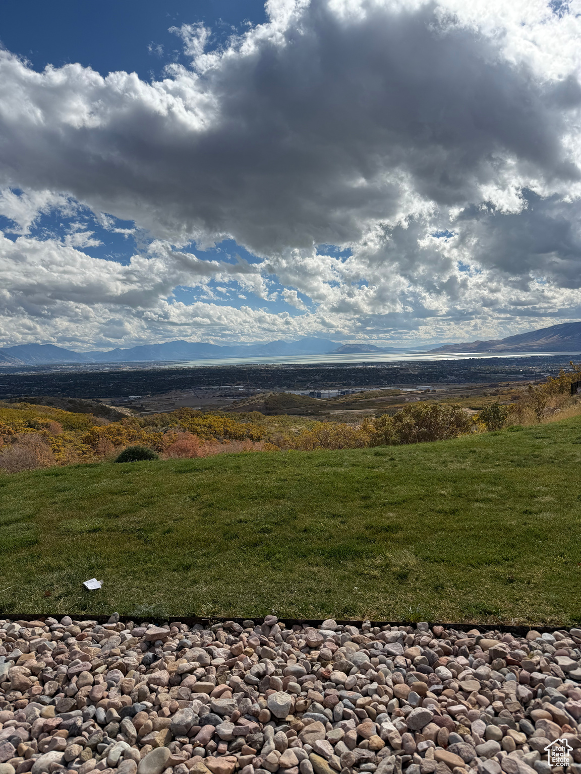 MAPLE HOLLOW - Residential