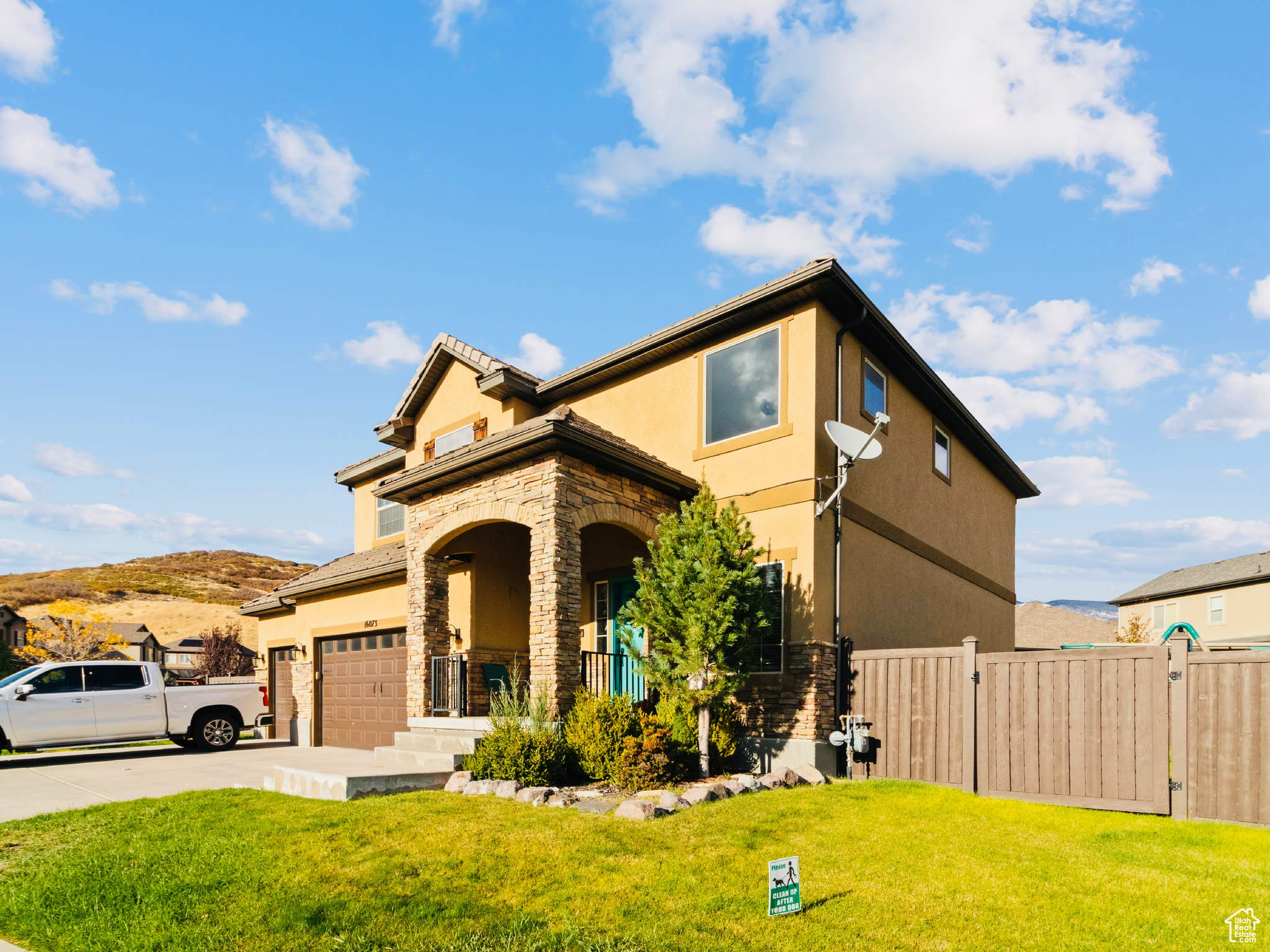 MAPLE HOLLOW - Residential