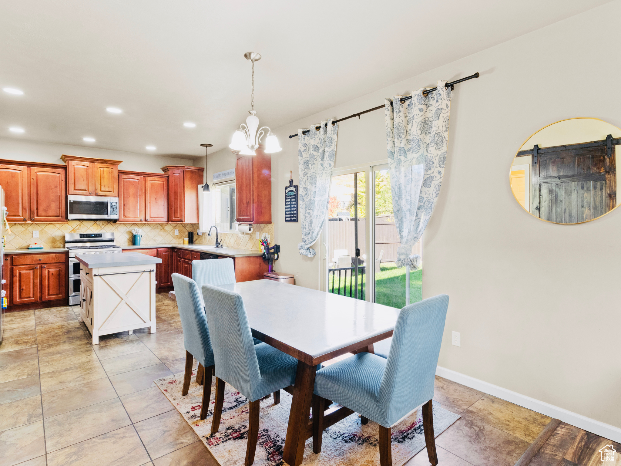 MAPLE HOLLOW - Residential