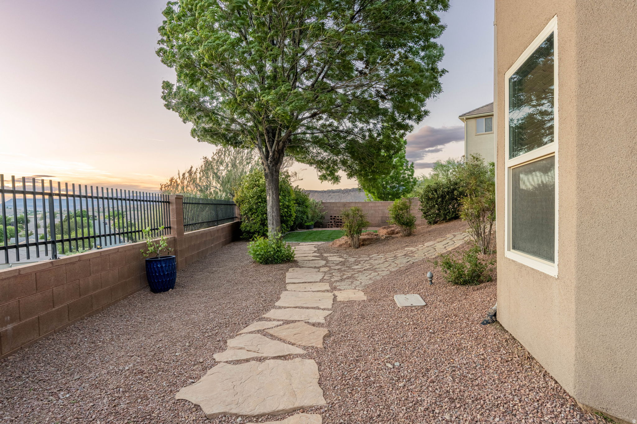 KNOLLS AT LITTLE VALLEY - Residential