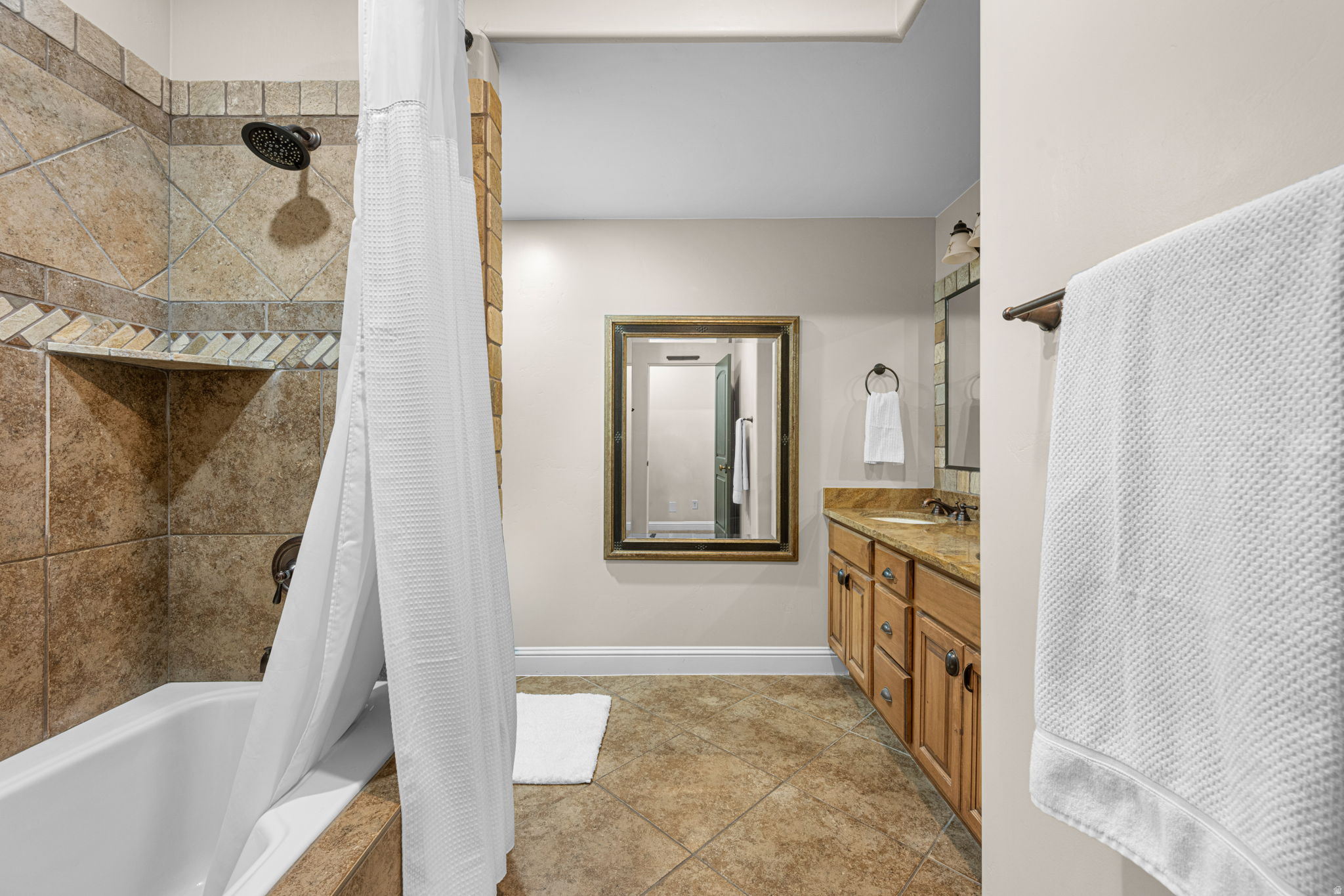 KNOLLS AT LITTLE VALLEY - Residential