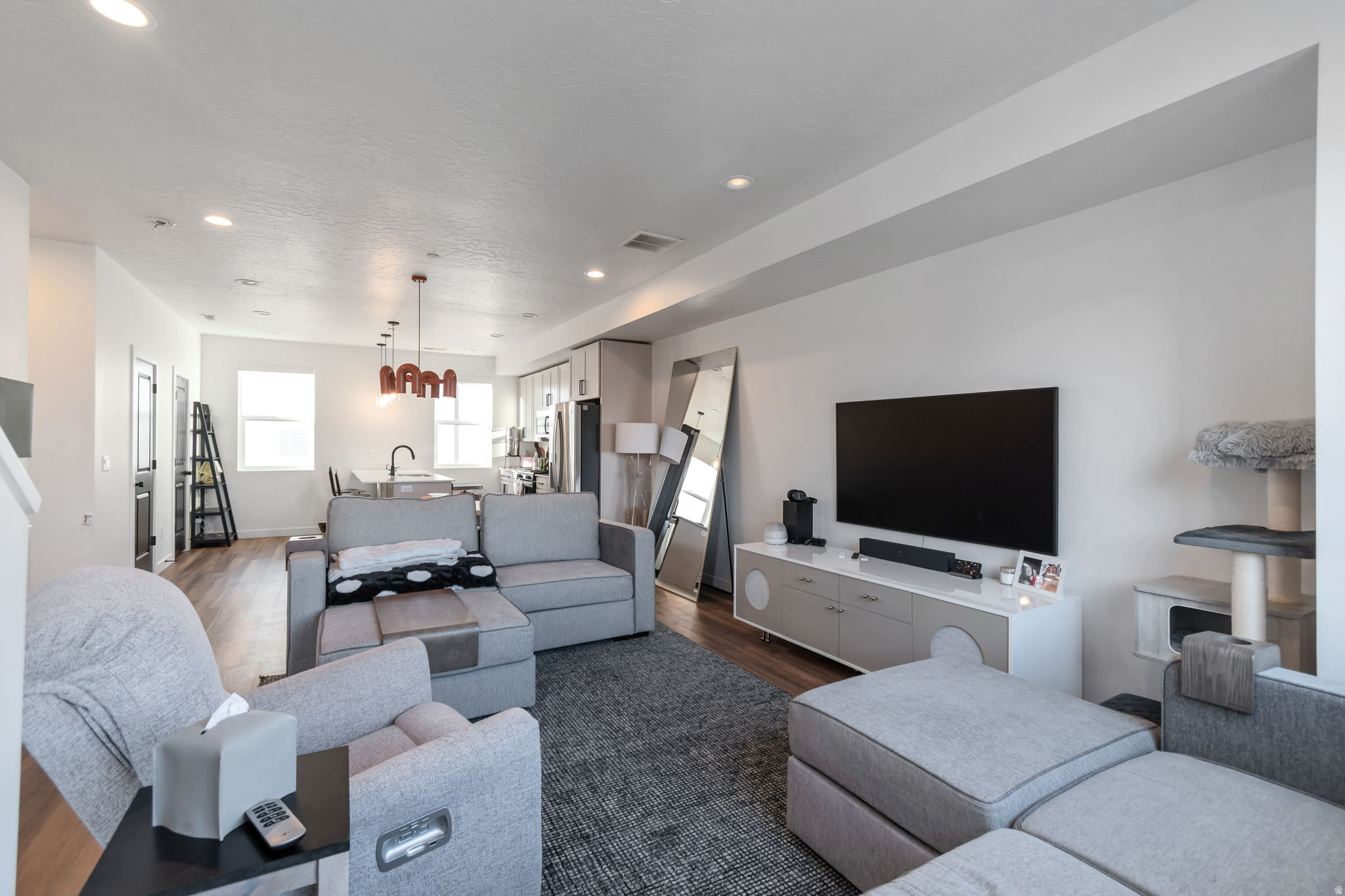 THE ELLIE - Residential