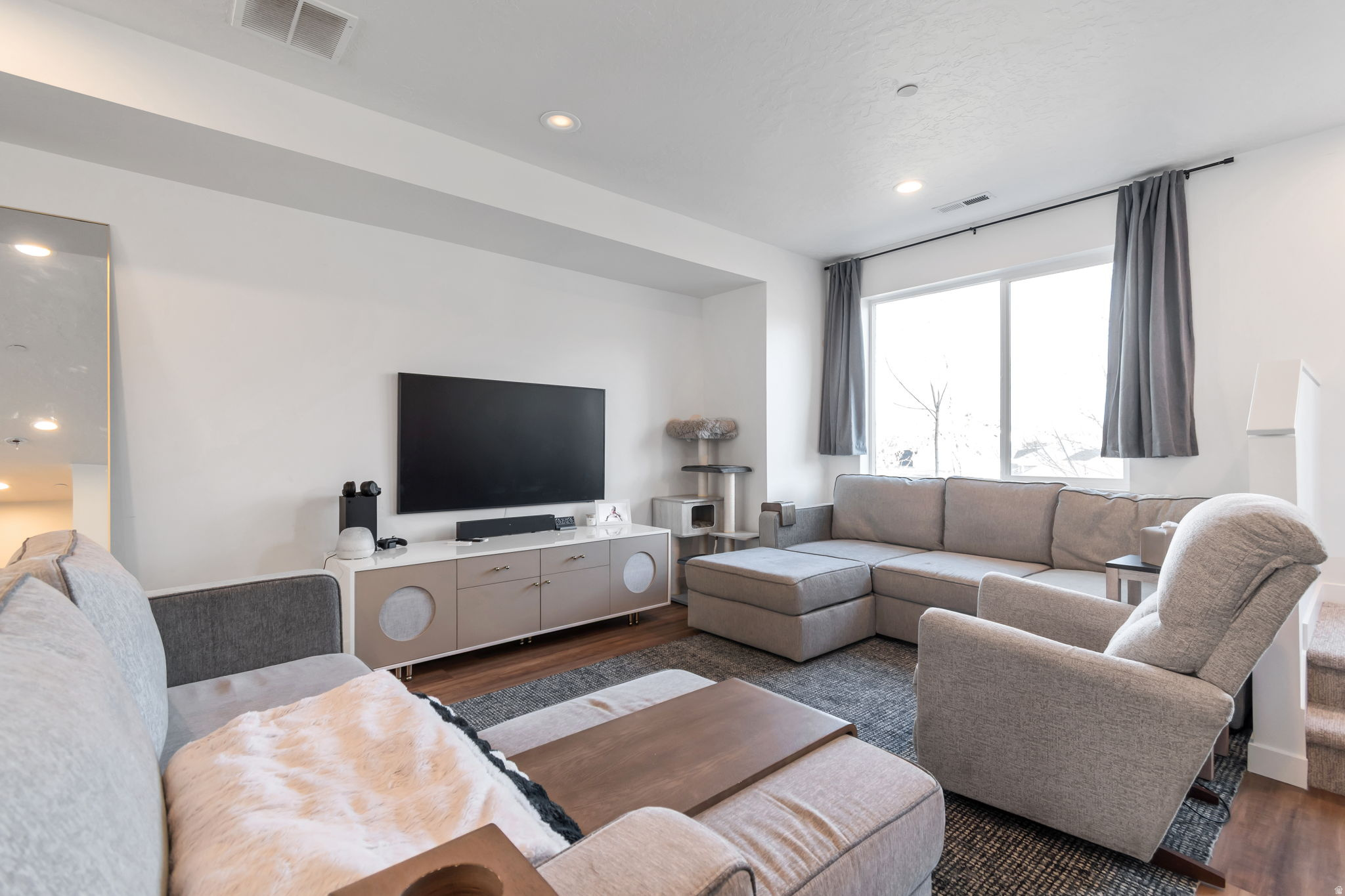 THE ELLIE - Residential