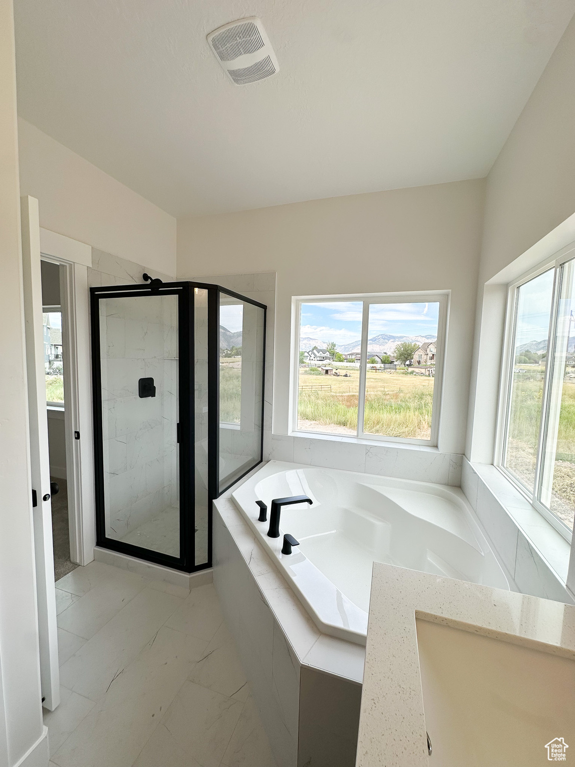 MACY LANE - Residential