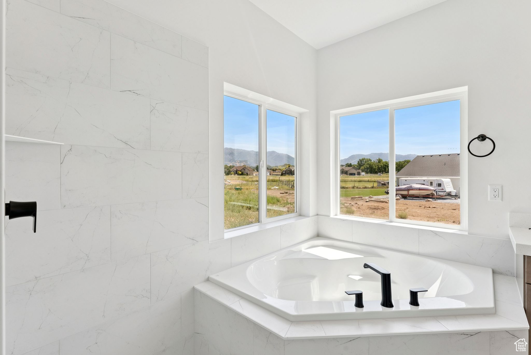 MACY LANE - Residential