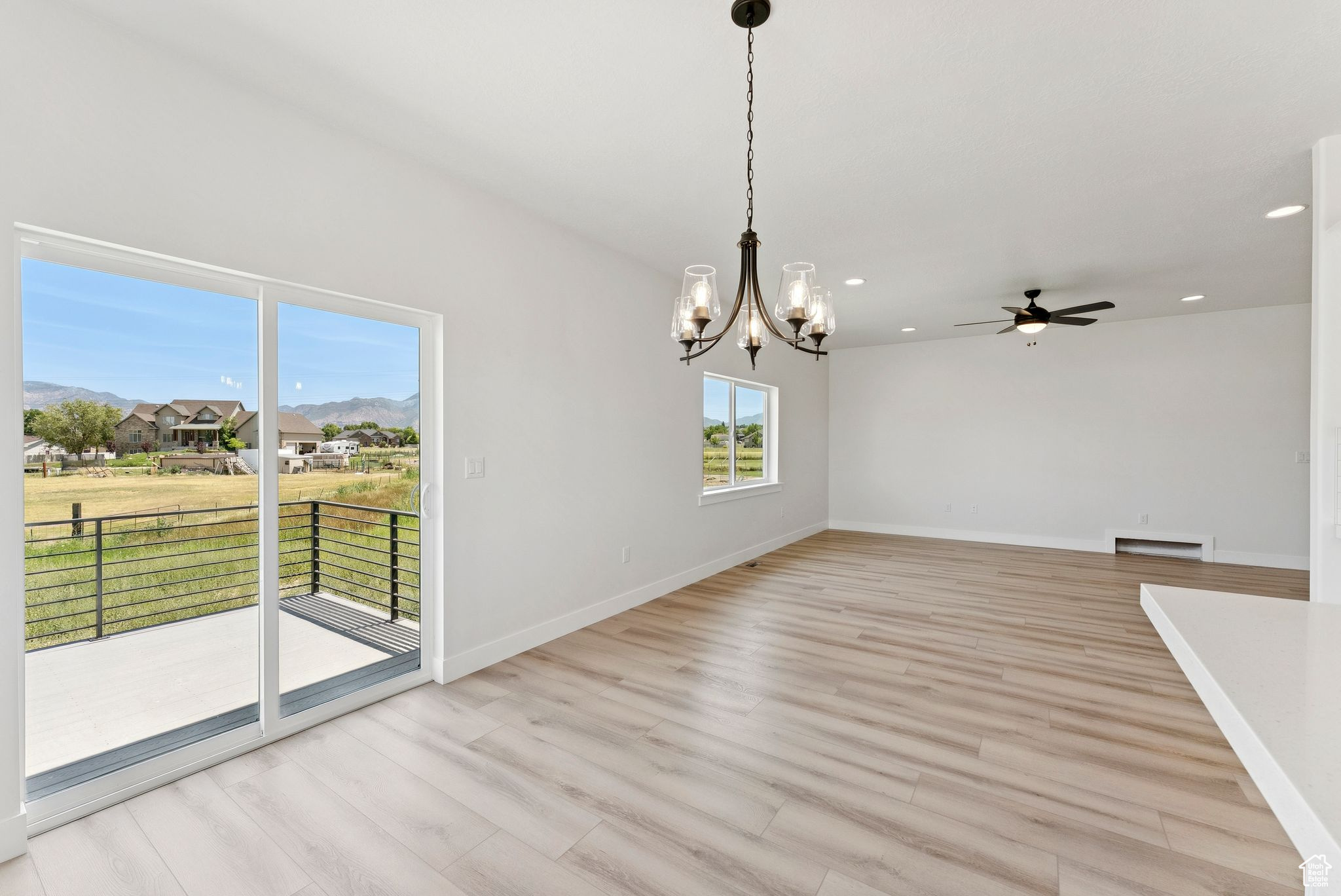 MACY LANE - Residential