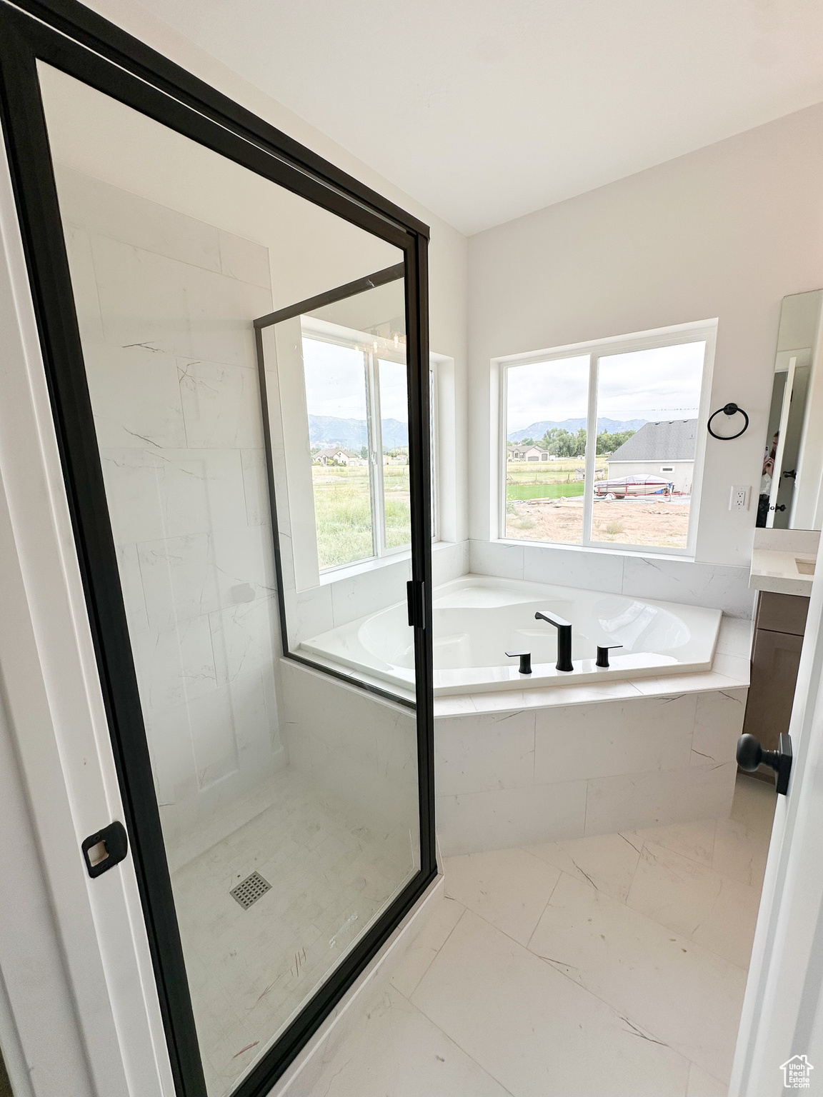 MACY LANE - Residential