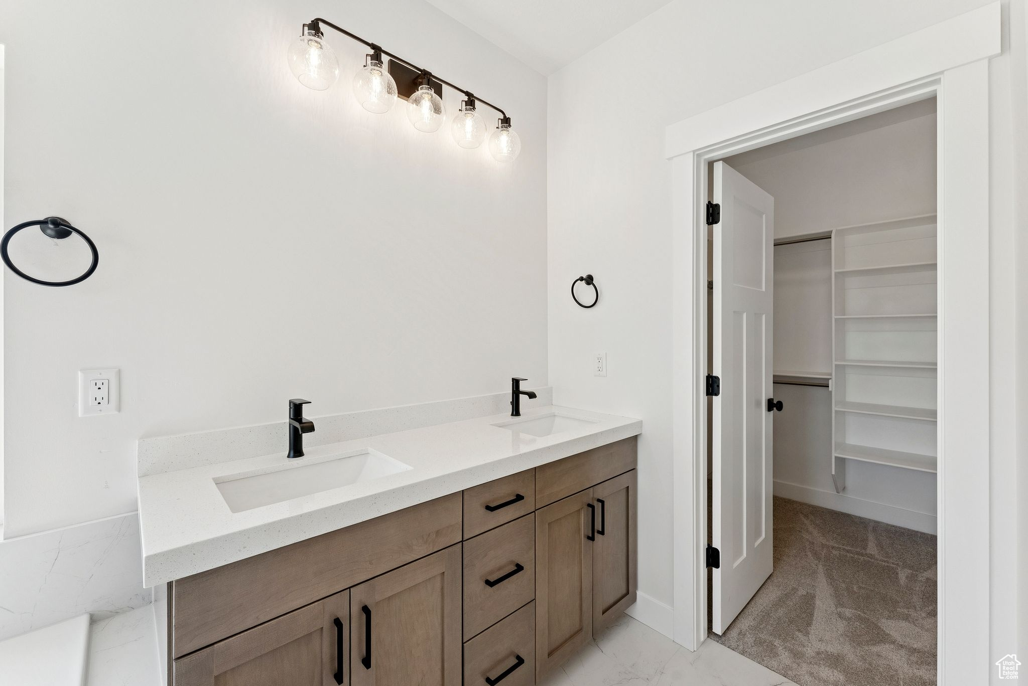 MACY LANE - Residential