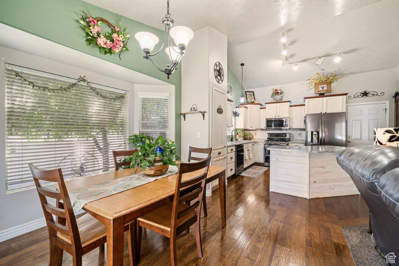 LEXINGTON ESTATES - Residential