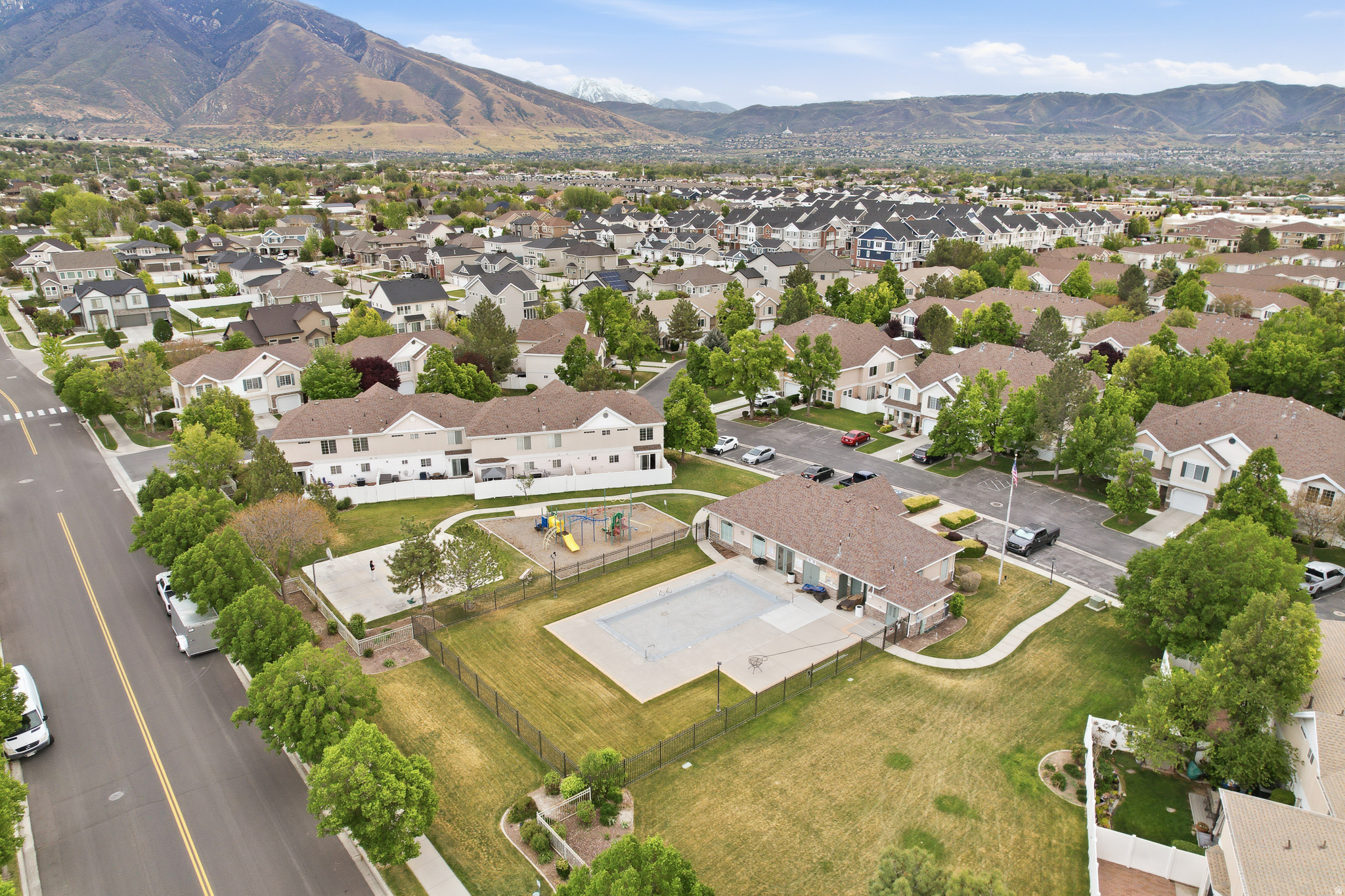 WILLOW CREEK - Residential