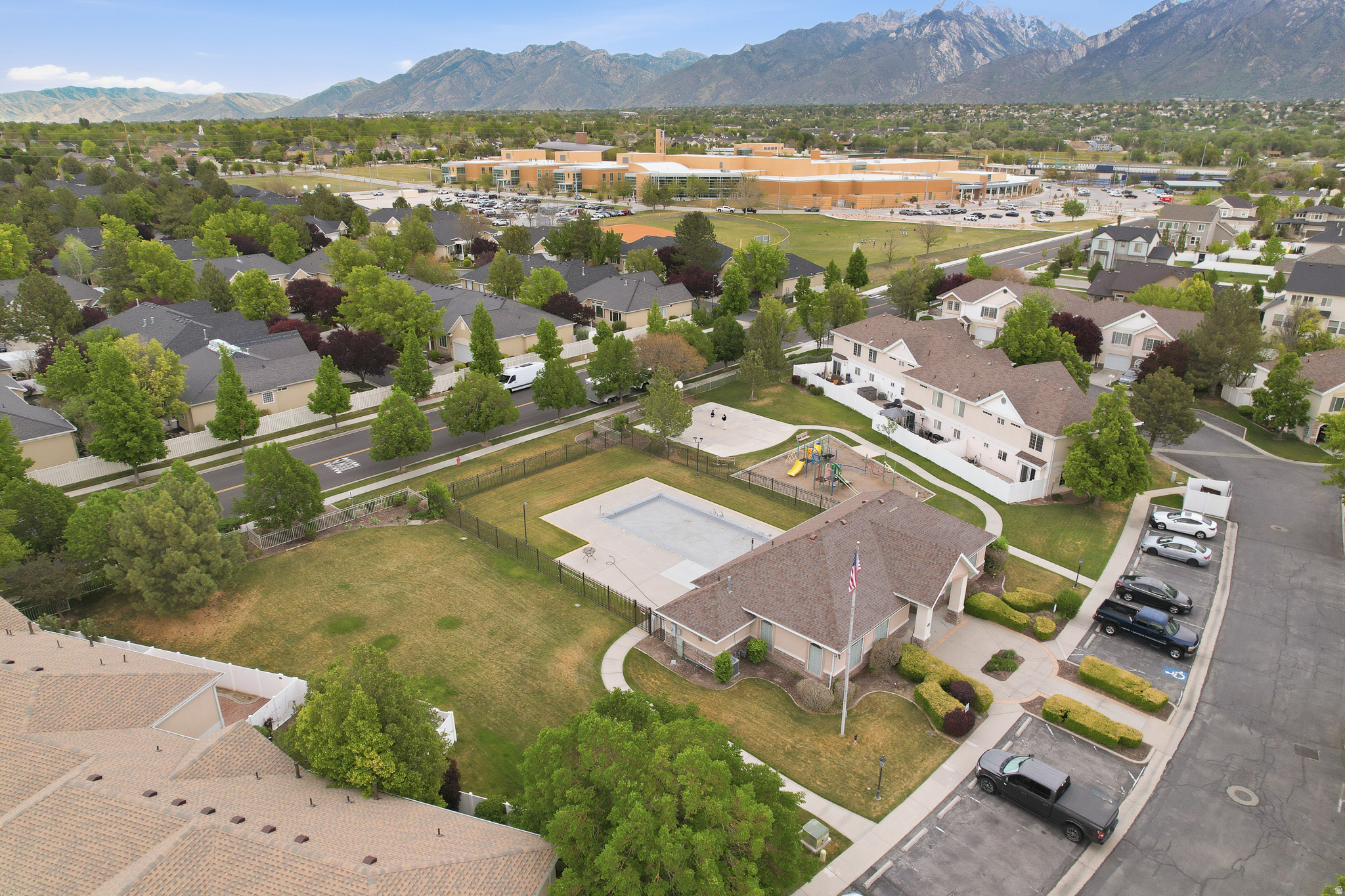 WILLOW CREEK - Residential