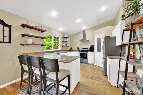Tiny photo for 8975 E PINEVIEW DR, Huntsville, UT 84317 (MLS # 2159889)