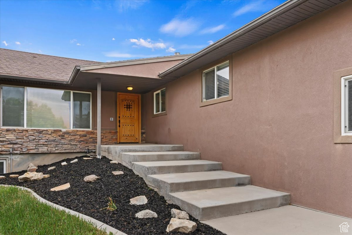 11526 S Equestrian Dr, South Jordan, Utah image 2