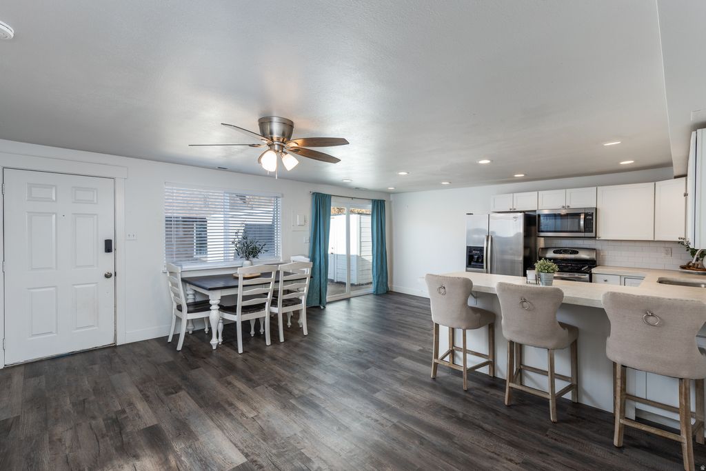 Photo of 1475 W ARTHUR DR. DR W, Provo, UT 84601 (MLS # 2122841)