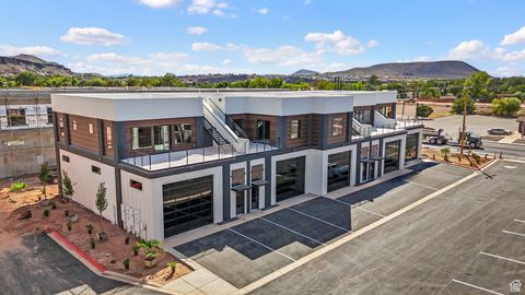 Photo of 80 W CENTER ST #16, La Verkin, UT 84745 (MLS # 2116741)
