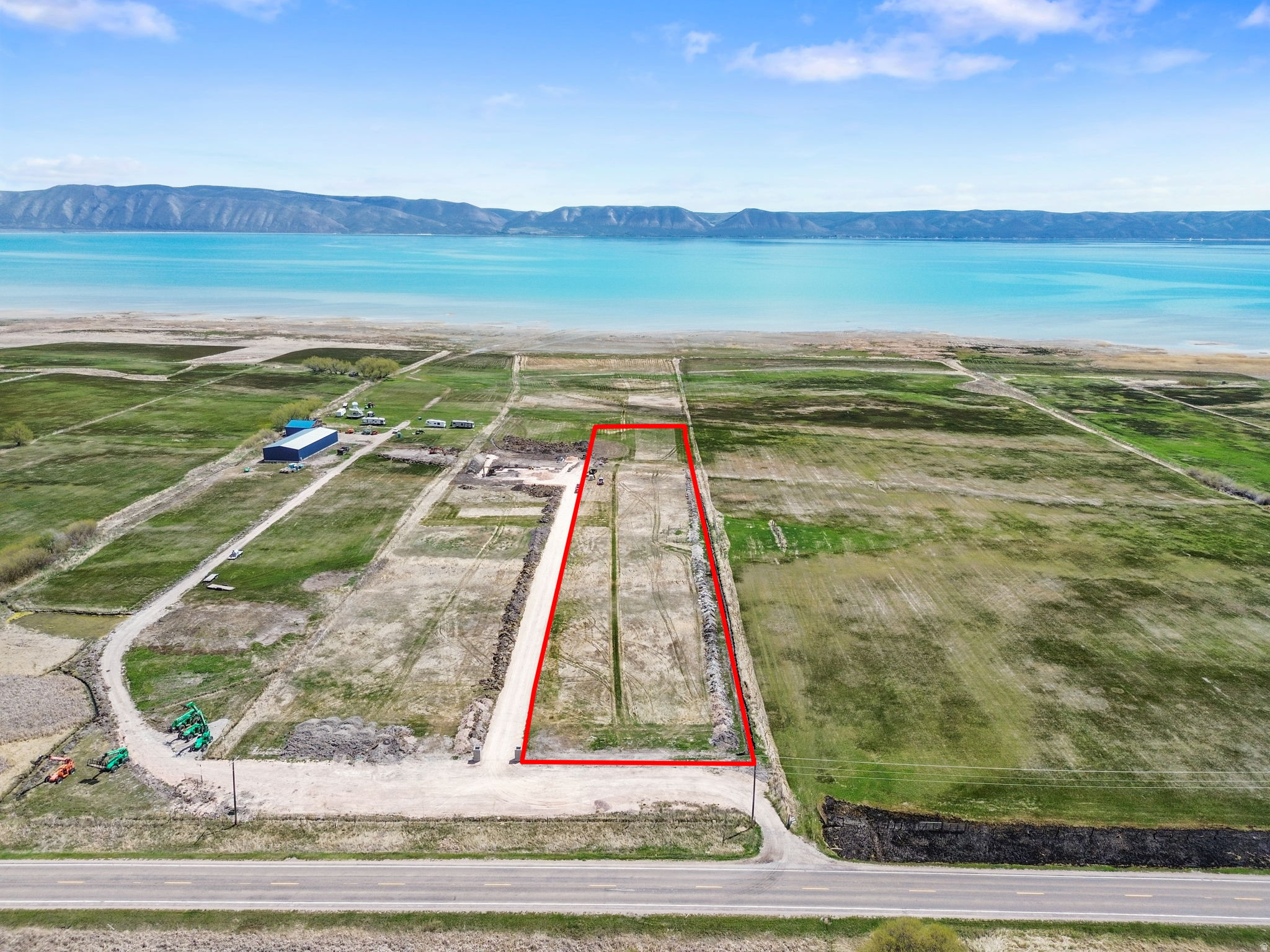 BEAR LAKE - Land