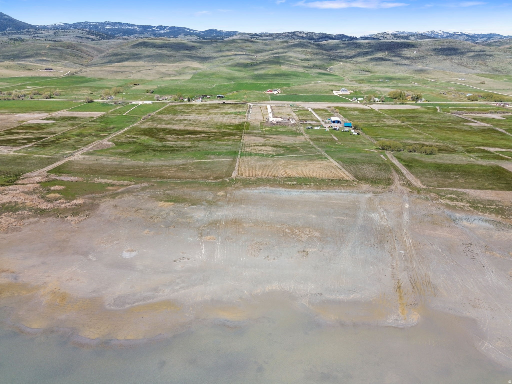 BEAR LAKE - Land