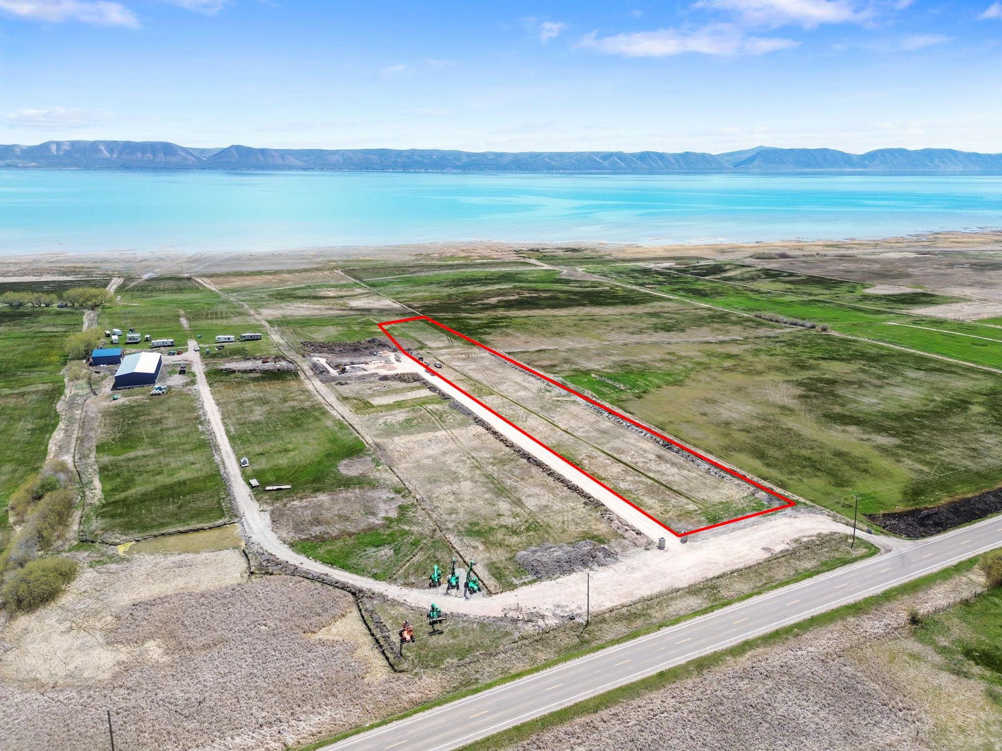 BEAR LAKE - Land