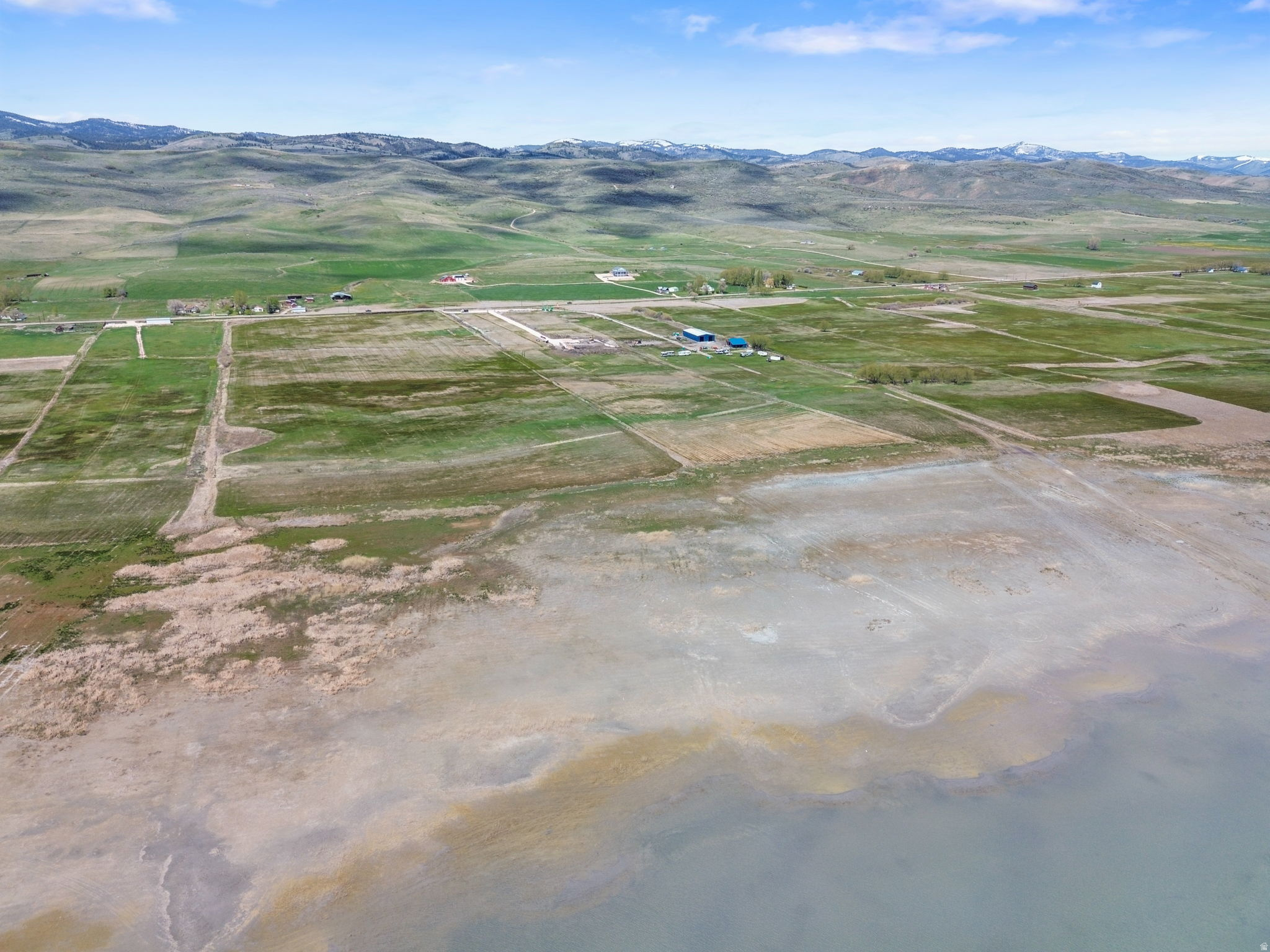 BEAR LAKE - Land