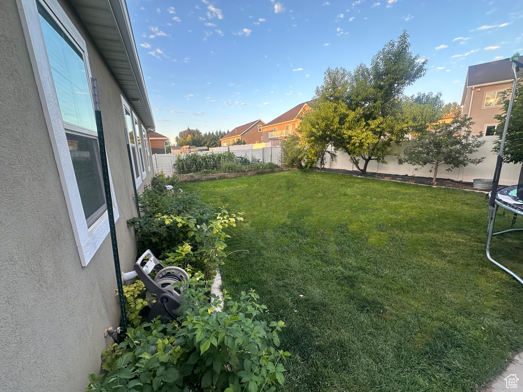 SUNRISE KNOLLS - Residential