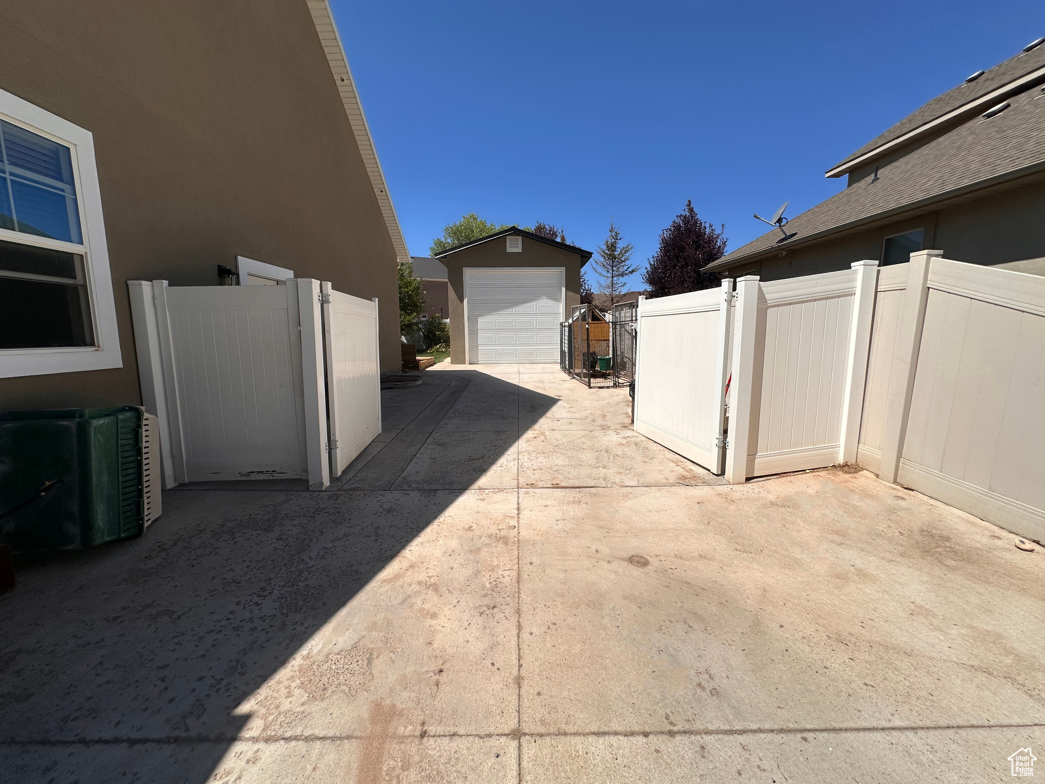 SUNRISE KNOLLS - Residential