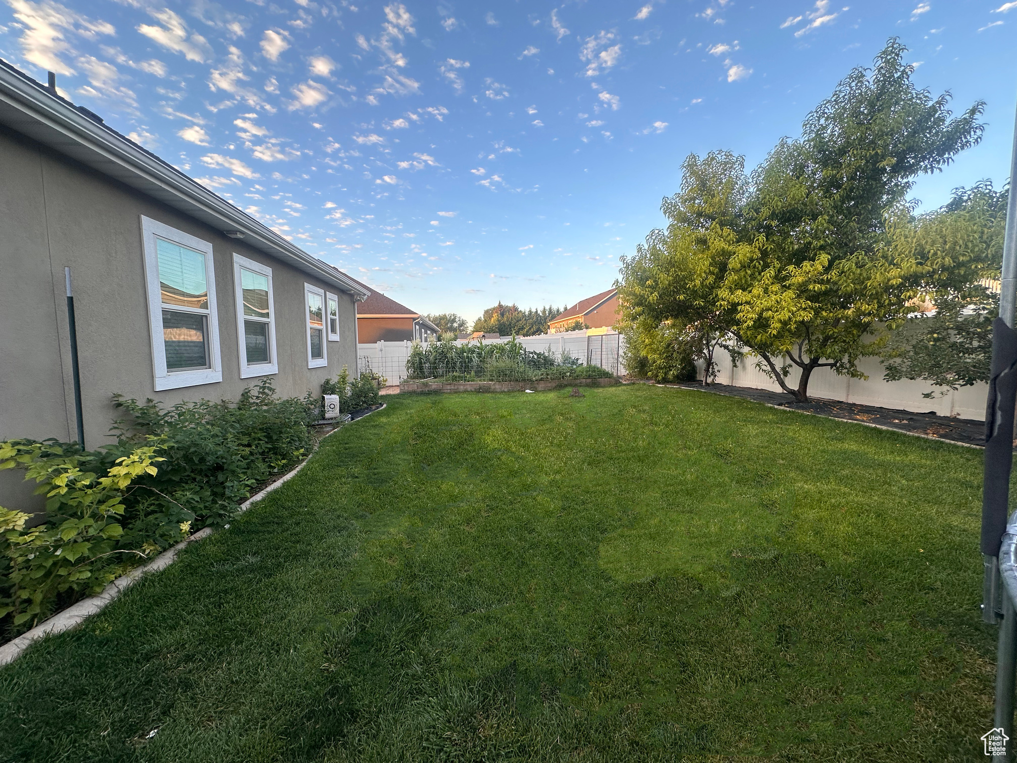 SUNRISE KNOLLS - Residential