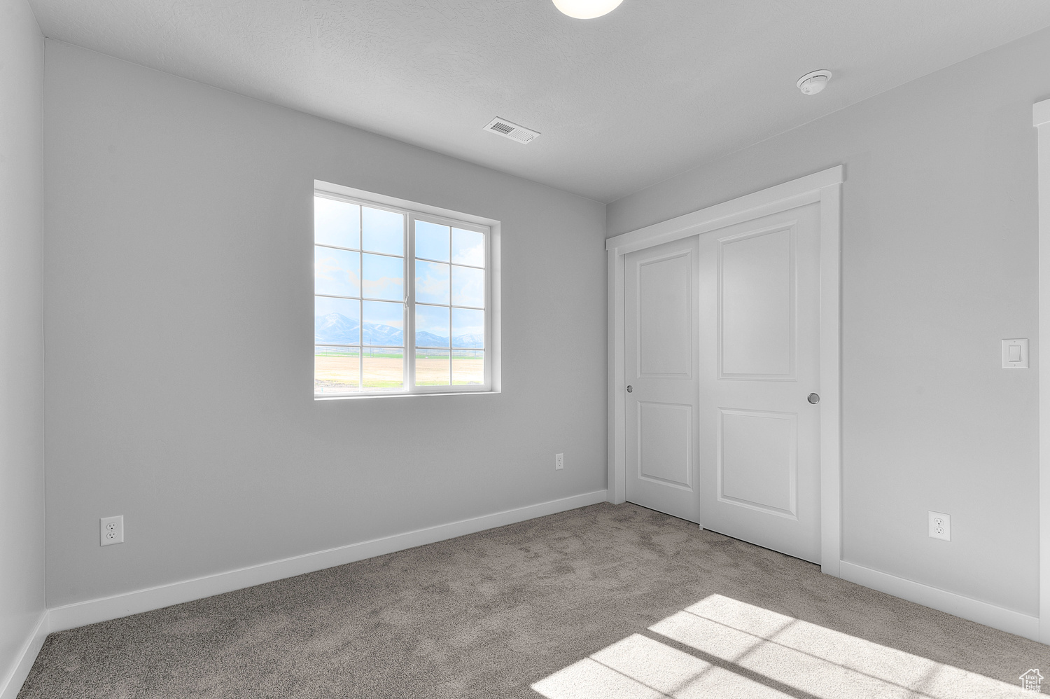 8913 S Smoky Hollow Rd, West Jordan, Utah image 12