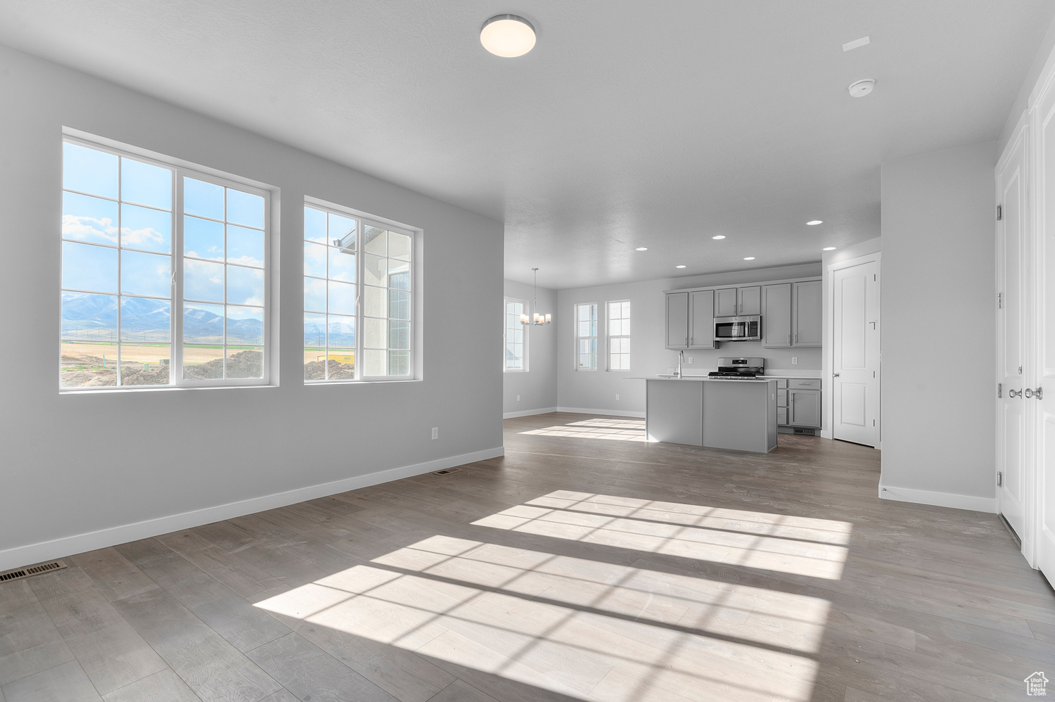 8913 S Smoky Hollow Rd, West Jordan, Utah image 6
