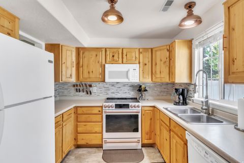 Tiny photo for 814 N 175 E, Springville, UT 84663 (MLS # 2132909)