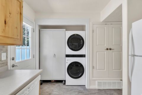 Tiny photo for 814 N 175 E, Springville, UT 84663 (MLS # 2132909)